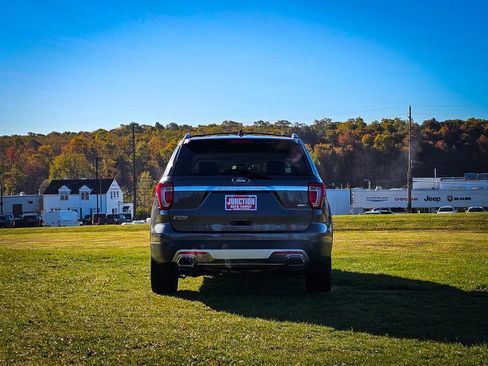 Used 2017 Ford Explorer Platinum image 5