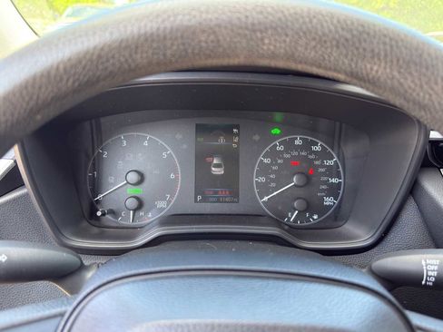 Used 2024 Toyota Corolla LE image 18