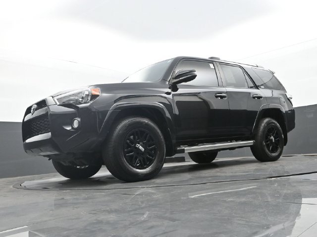 Used 2019 Toyota 4Runner SR5 RWD image 28