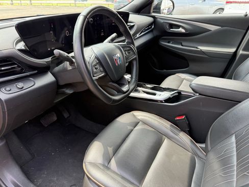 Used 2025 Buick Envista Avenir FWD image 10