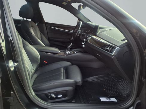 Used 2018 BMW 530i image 18