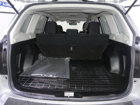 Used 2018 Subaru Forester 2.5i Premium image 9
