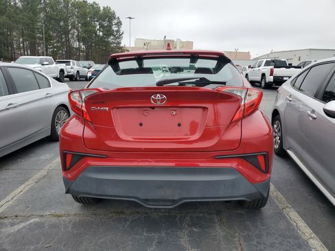 Used 2020 Toyota C-HR LE image 5