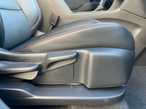 Used 2024 Chevrolet Equinox RS w/ RS Leather Package image 31