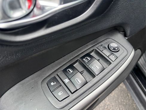 Used 2019 Jeep Cherokee Latitude Plus image 25