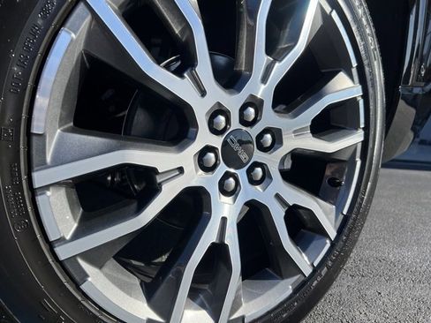 Used 2026 GMC Acadia Denali Ultimate image 8