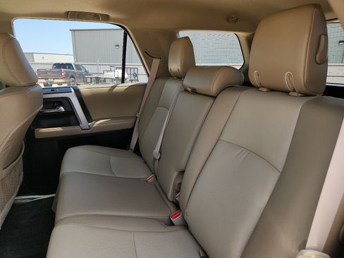 Used 2016 Toyota 4Runner SR5 Premium RWD image 10