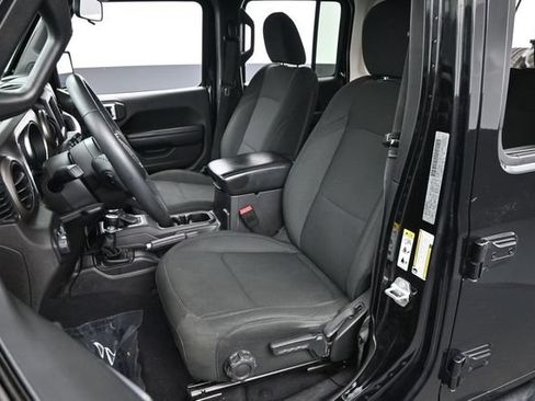 Used 2018 Jeep Wrangler Unlimited Sport S AWD/4WD image 22