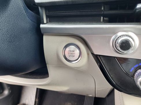 Used 2024 Kia Telluride EX w/ EX Captain's Chair Package image 27