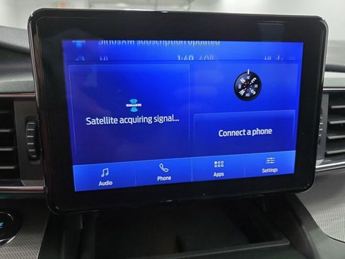 Used 2020 Ford Explorer XLT w/ Equipment Group 202A image 15