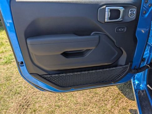 New 2026 Jeep Gladiator Sport image 9