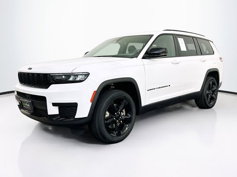 Used 2023 Jeep Grand Cherokee L Laredo AWD/4WD image 3