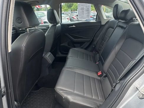 Used 2024 Volkswagen Jetta SE FWD image 14