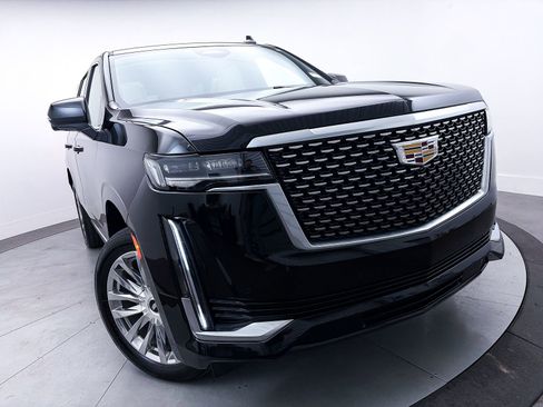 Used 2023 Cadillac Escalade Premium Luxury image 9