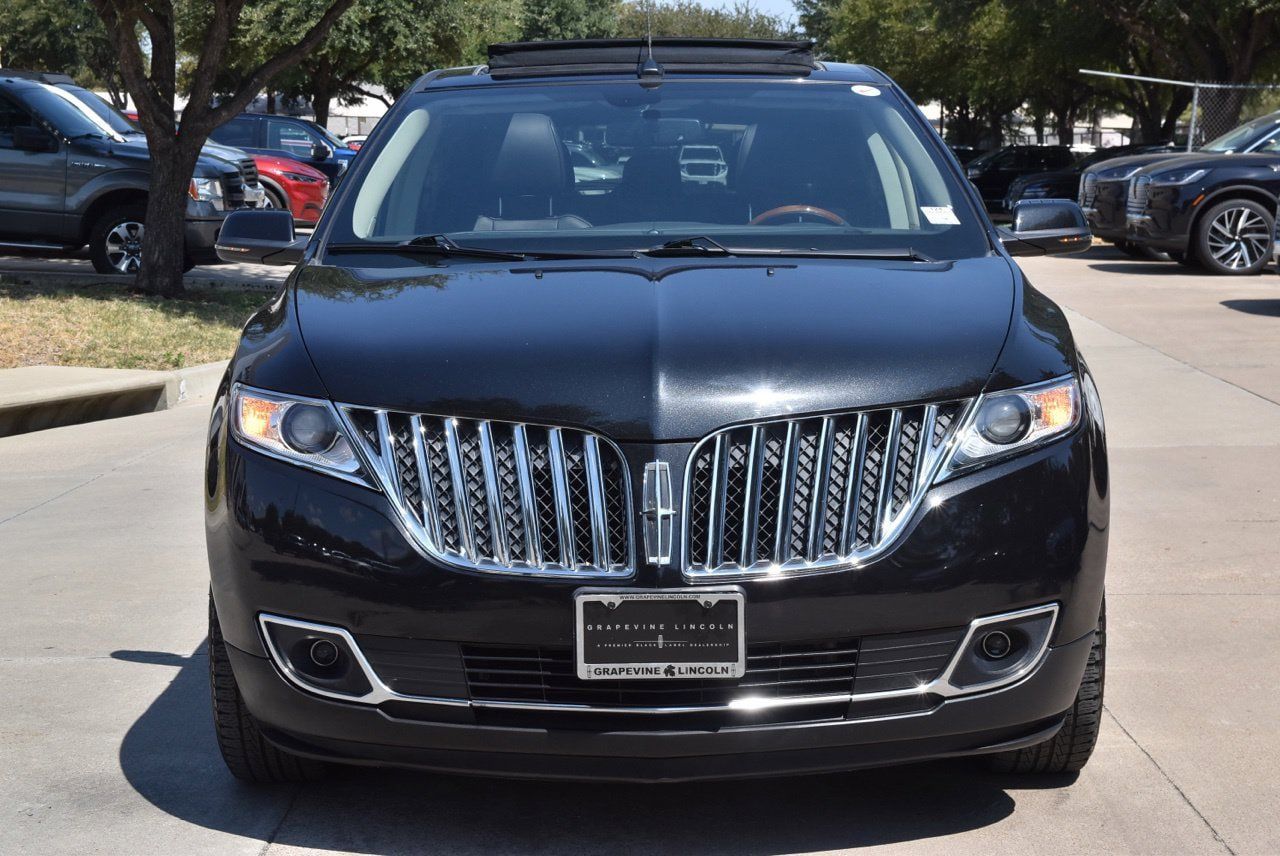 Used 2013 Lincoln MKX FWD image 3