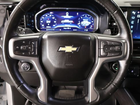 Used 2024 Chevrolet Silverado 1500 LTZ AWD/4WD image 3