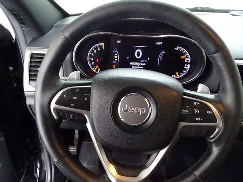 Used 2017 Jeep Grand Cherokee Altitude image 6
