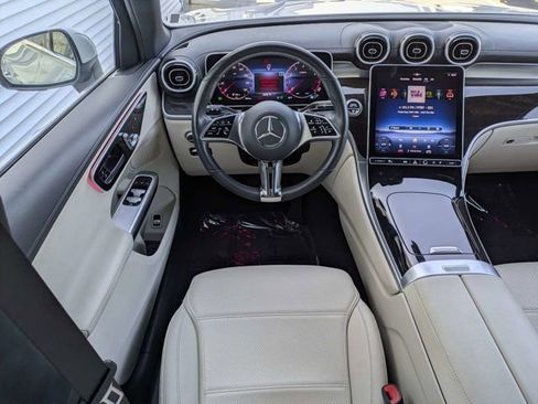 Used 2024 Mercedes-Benz GLC 300 4MATIC image 15