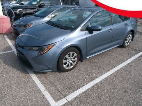 Used 2024 Toyota Corolla LE image 1