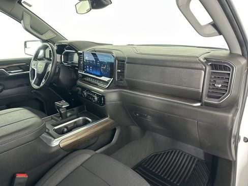 Used 2023 Chevrolet Silverado 1500 LT w/ Z71 Off-Road Package image 12