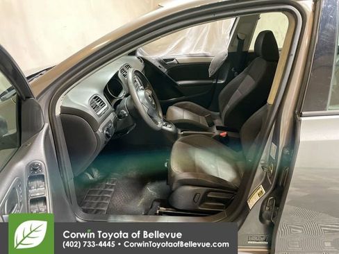 Used 2010 Volkswagen Golf 4-Door image 15