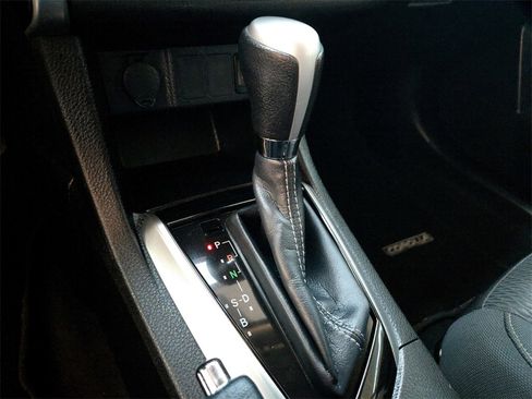 Used 2019 Toyota Corolla LE image 21