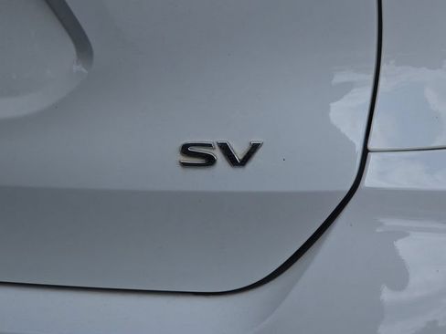 Certified 2019 Nissan Rogue SV FWD image 8