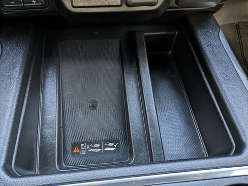 Used 2022 Chevrolet Silverado 2500 High Country w/ Safety Package II image 39