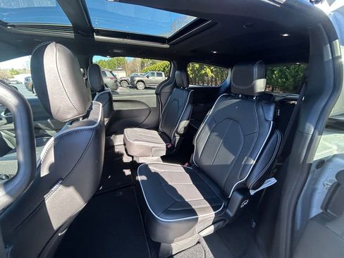 New 2026 Chrysler Pacifica Limited w/ S Appearance Package FWD image 12