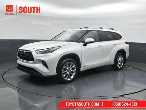 Used 2023 Toyota Highlander Limited w/ Protection Package #3 (TMS) AWD/4WD image 7