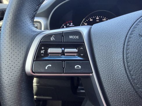 Certified 2020 Kia Sorento SX image 30