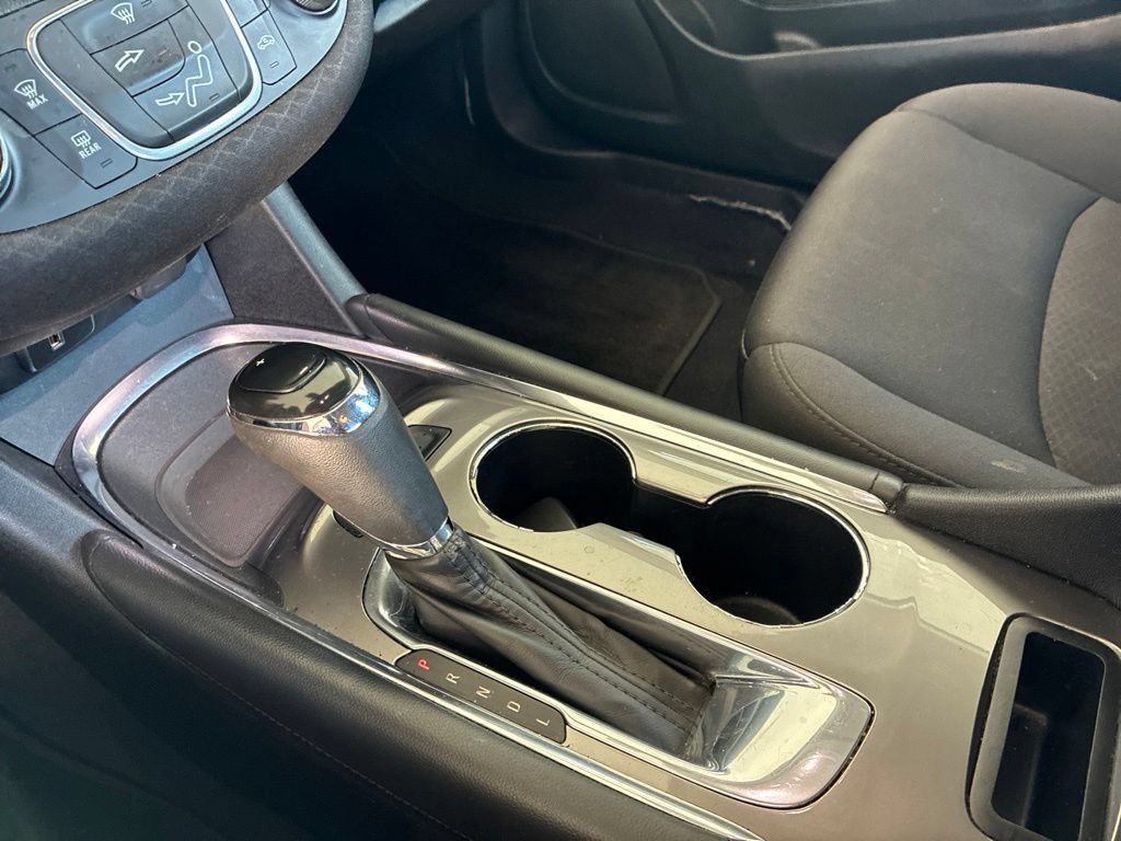 Used 2018 Chevrolet Malibu LT FWD image 31