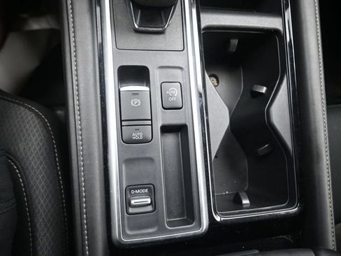 Used 2024 Nissan Pathfinder SV FWD image 12
