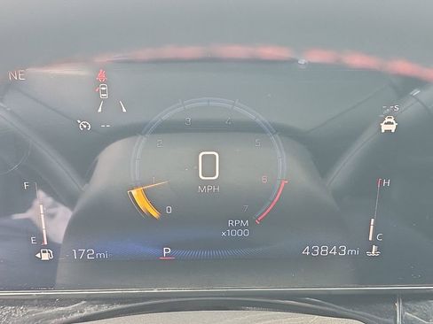 Used 2025 Chevrolet Trax RS w/ Driver Confidence Package FWD image 17