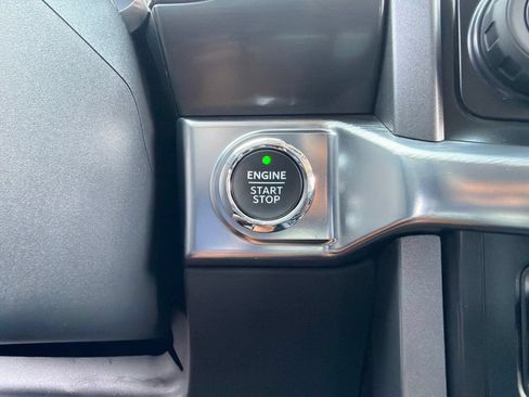 Used 2022 Ford F150 Lariat AWD/4WD image 14