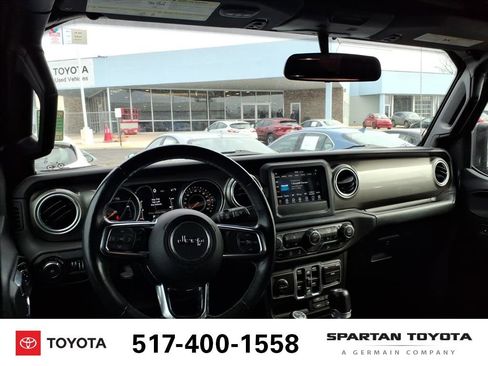 Used 2018 Jeep Wrangler Unlimited Sahara w/ Dual Top Group AWD/4WD image 13