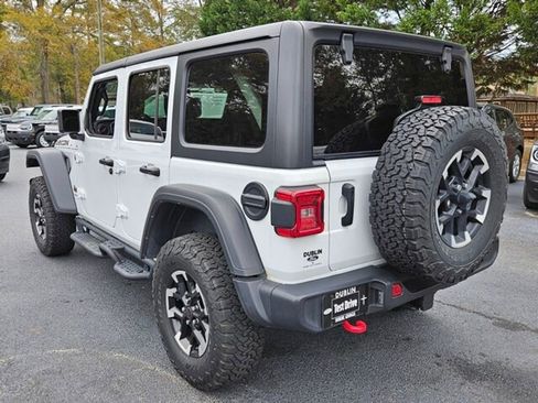 Used 2024 Jeep Wrangler Unlimited Rubicon w/ Technology Group image 11
