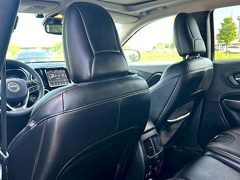 Used 2022 Jeep Cherokee Limited w/ Elite Package image 17