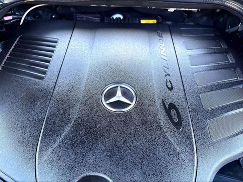 Used 2024 Mercedes-Benz GLS 450 4MATIC image 35