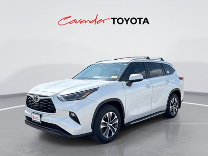 Used 2023 Toyota Highlander XLE