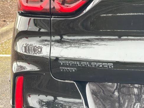 Used 2025 Chevrolet TrailBlazer RS w/ Convenience Package AWD/4WD image 26