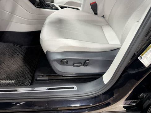 Used 2022 Volkswagen Tiguan SE R-Line AWD/4WD image 23