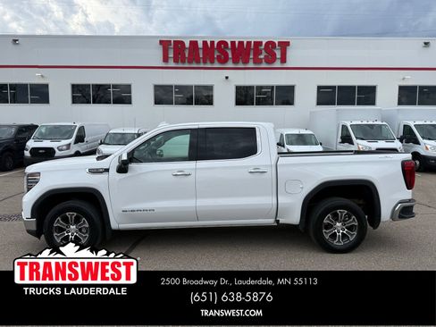 Used 2025 GMC Sierra 1500 SLT AWD/4WD image 2