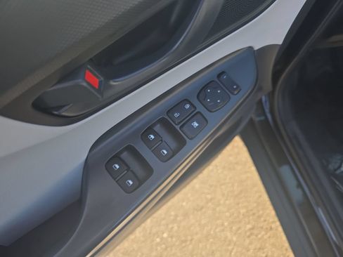 Certified 2023 Hyundai Kona SE FWD image 11