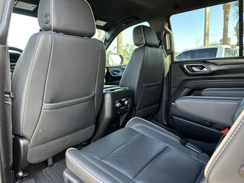 Used 2022 GMC Yukon SLT w/ SLT Luxury Package image 19