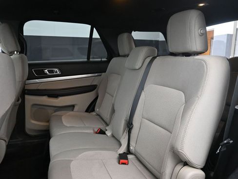 Used 2018 Ford Explorer XLT w/ Equipment Group 201A image 18