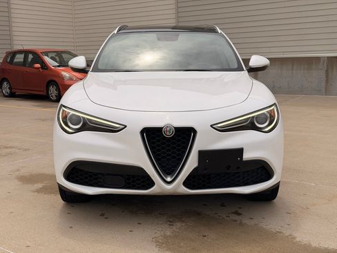 Used 2019 Alfa Romeo Stelvio AWD image 2