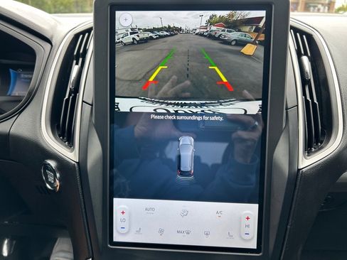 Used 2022 Ford Edge SEL image 28