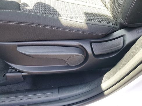 Used 2025 Kia Sorento LX FWD image 7