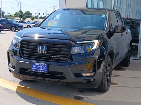 Used 2023 Honda Ridgeline Black Edition image 3